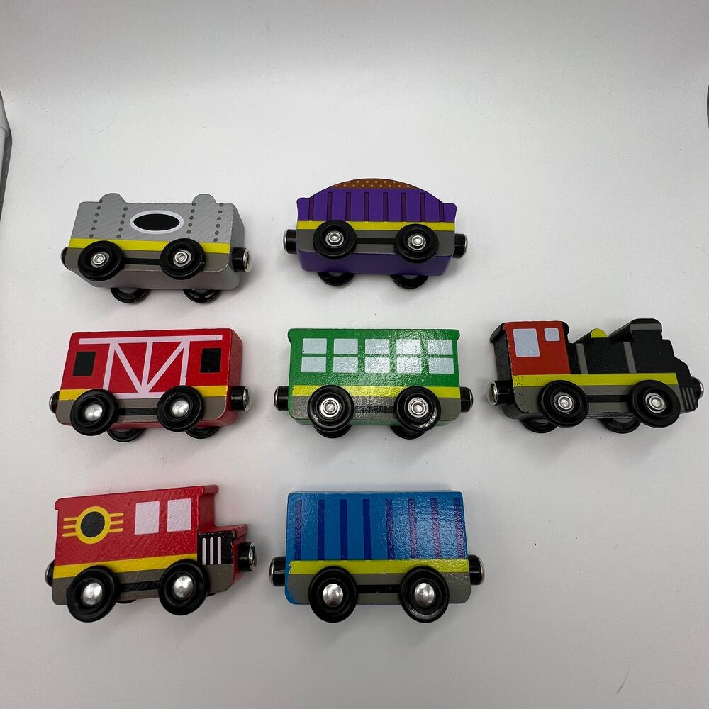 37 Piece Lot Wooden Railway Train Track Brio Thomas Melissa & Doug Cars Pieces - Picture 4 of 6
